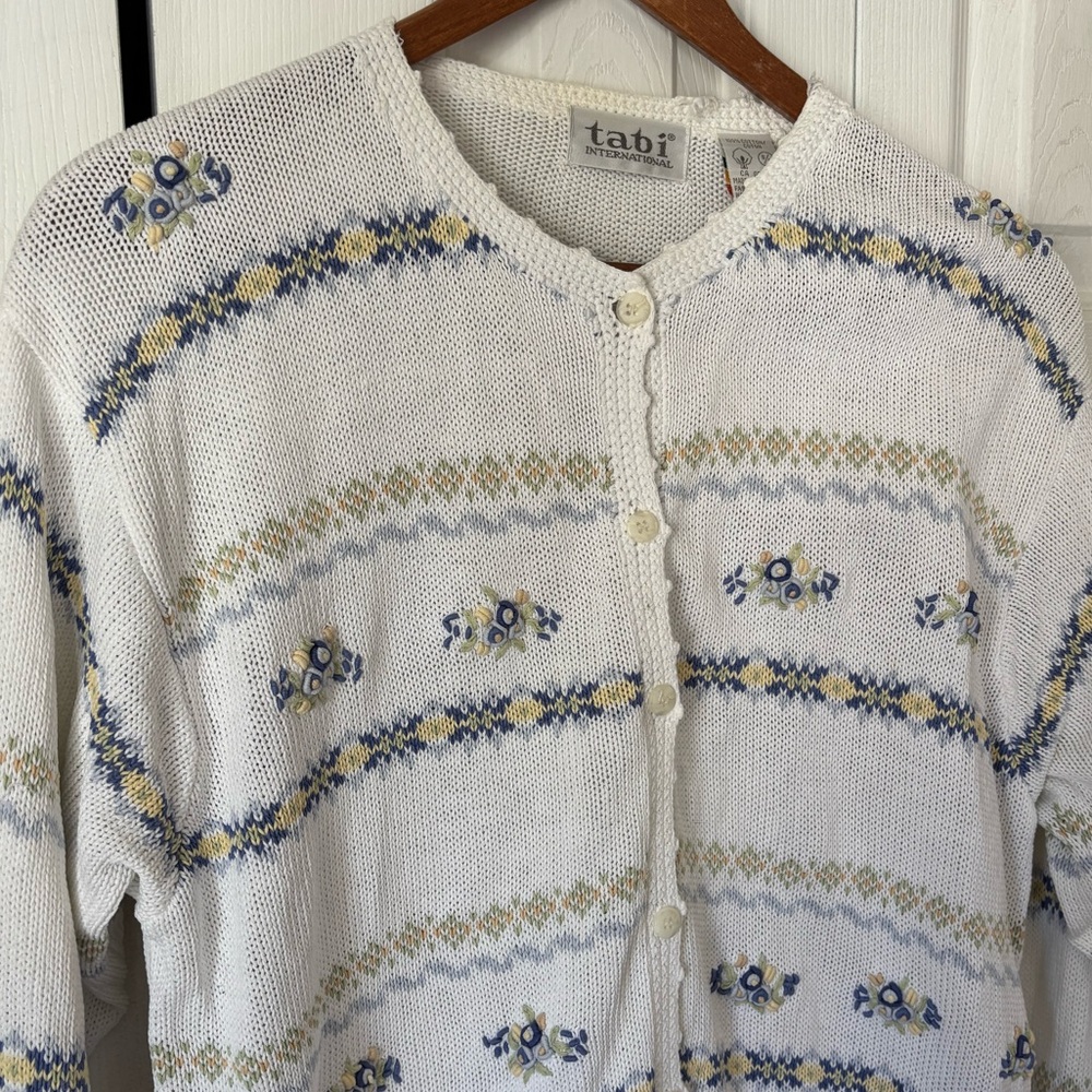 tabi International Vintage White Floral Cotton Button Up Cardigan Size Small
